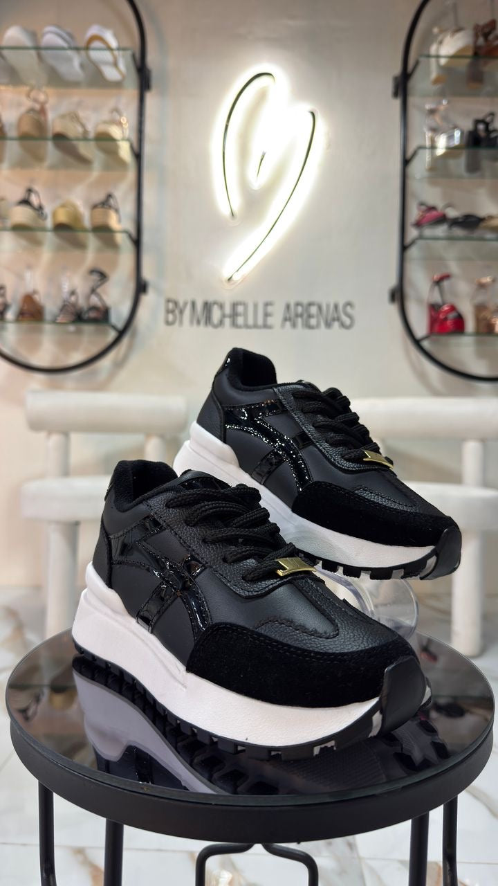 AURORA SNEAKERS